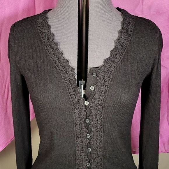 American Rag Juniors' Lace-Trimmed Top Sz L - Picture 5 of 13